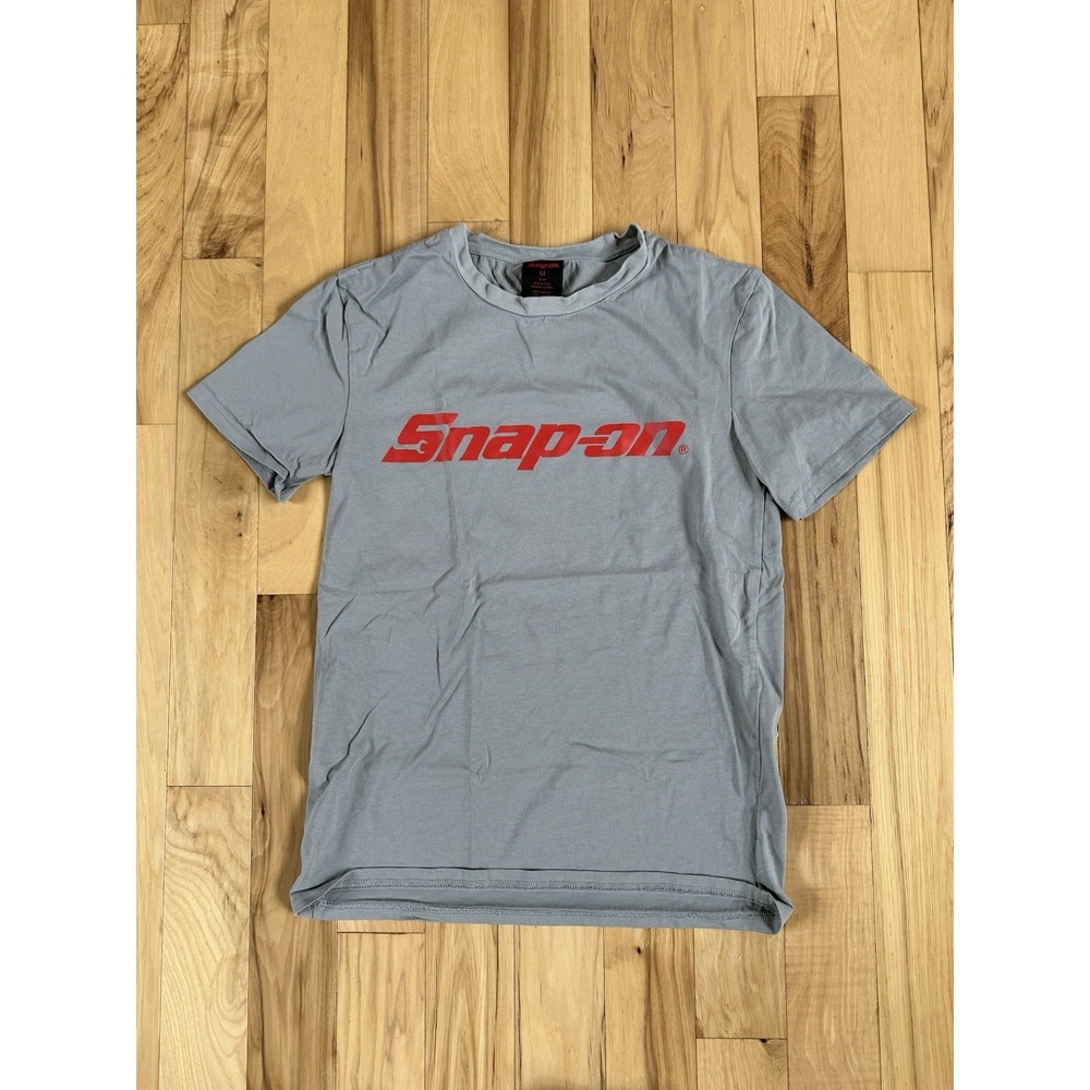 Snap On Tools T Shirt Medium NWT - Large Logo - Short Sleeve